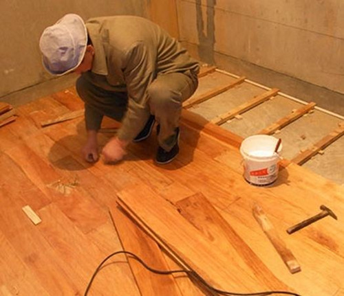 怎么铺木地板 如何选择优质的木地板