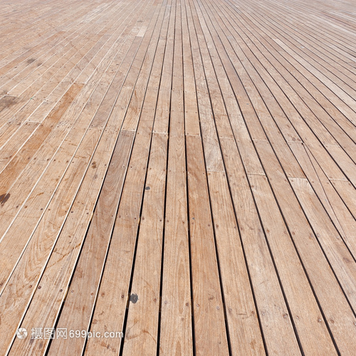 特拉维夫旧港的木地板 历史的印记与现代的融合