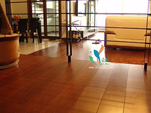 东莞地区木地板的专业清洁与保养维护指南